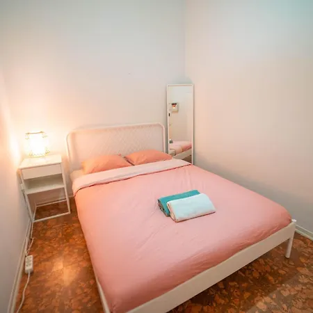 Privatunterkunft On Calcada Do Combro, Location *