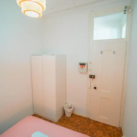 Homestay On Calcada Do Combro, Location