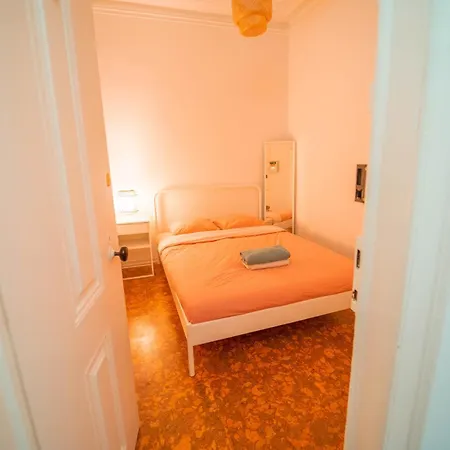 Privatunterkunft On Calcada Do Combro, Location *