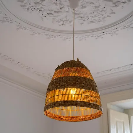Homestay On Calcada Do Combro, Location Lisbon